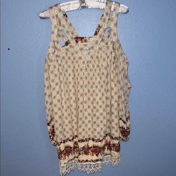 Coco & Jamieson Cold Shoulder Bohemian Cream Dress with Floral Accents large HH - Picture 3 of 5